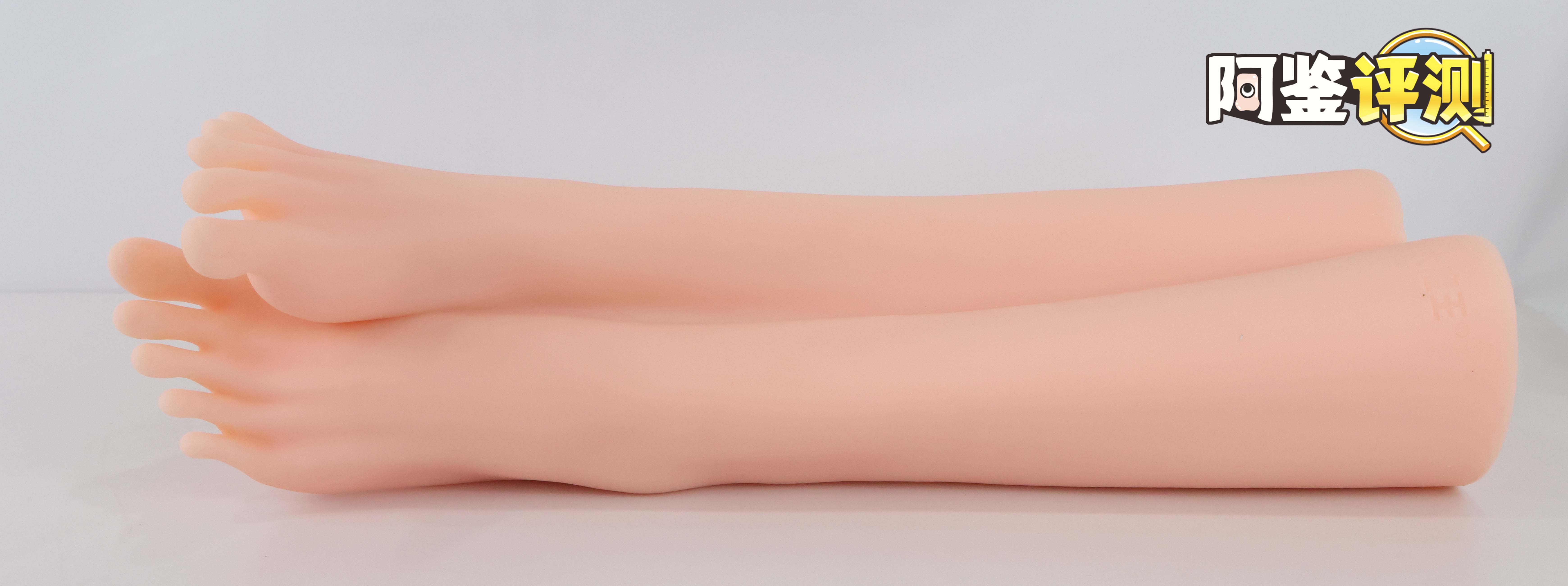 国产大魔王-jiojio评测！足控性癖大满足！难得一个可以使用的“玉足”