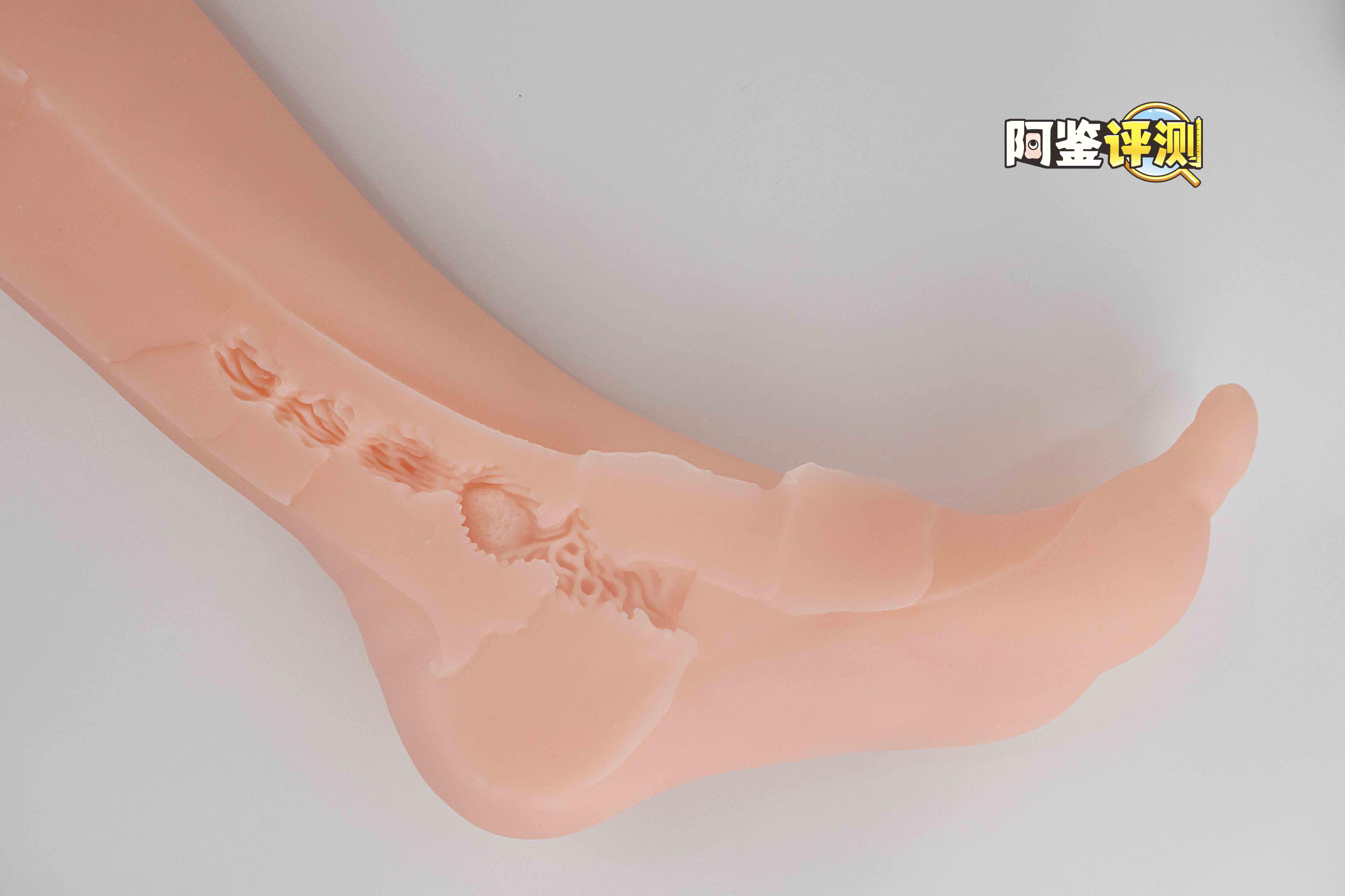 国产大魔王-jiojio评测！足控性癖大满足！难得一个可以使用的“玉足”