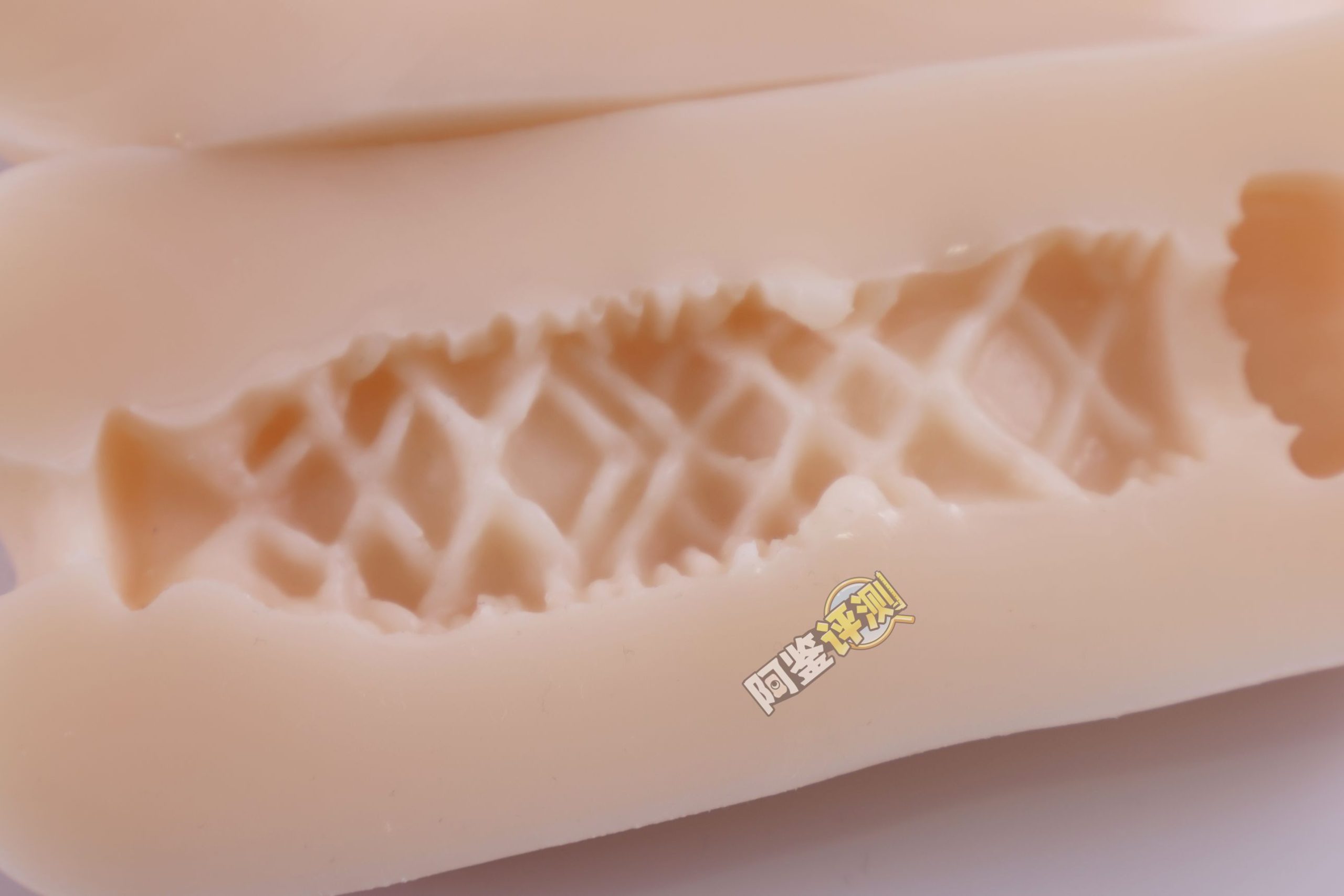 汤玛托易士——“温柔寝取”评测！看着很low的样子，居然有如此特殊的剐蹭感！