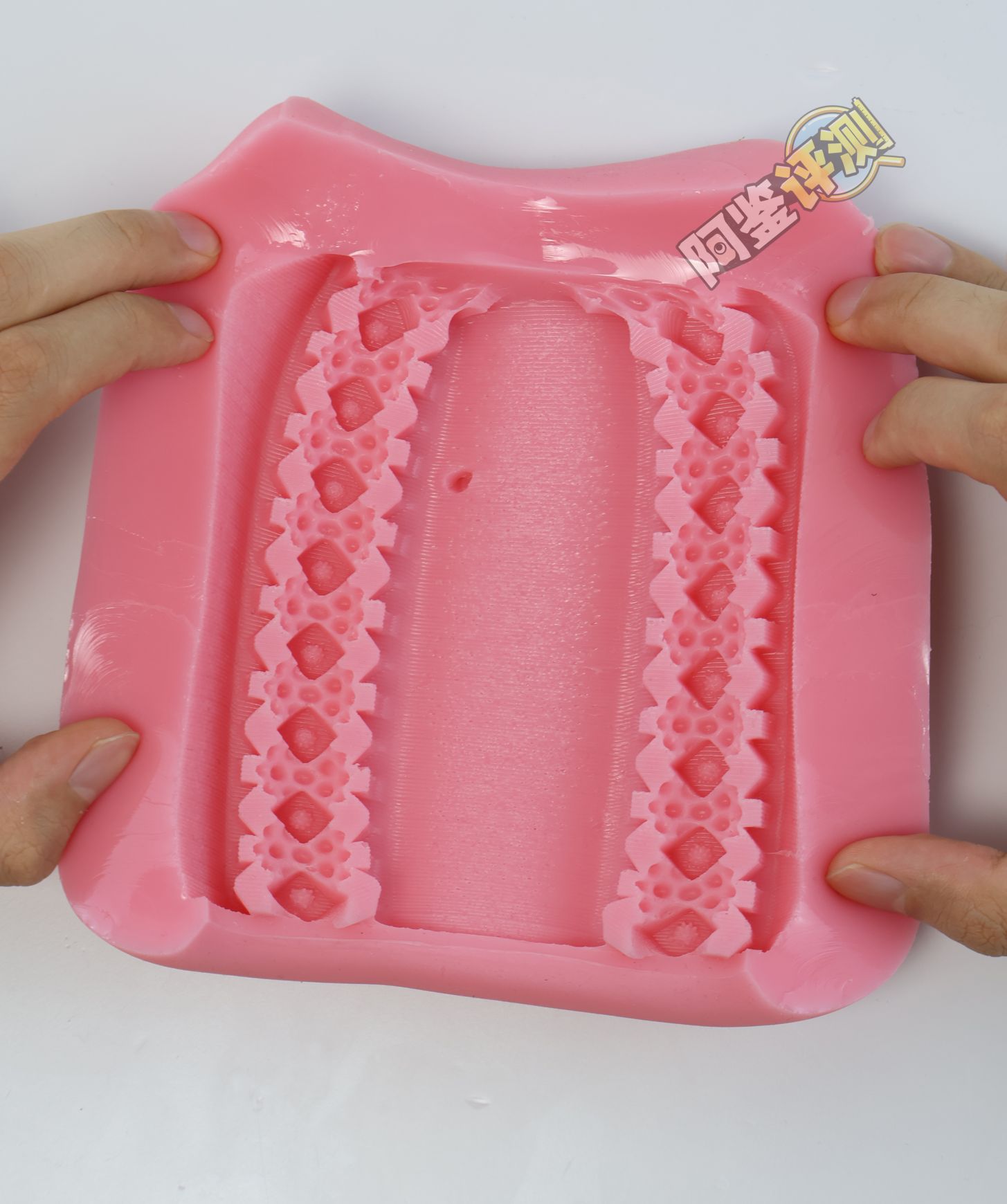 COOLP——“肉球喵杯”评测！粉色的超大圆柱，首创的“包裹式凸起”！