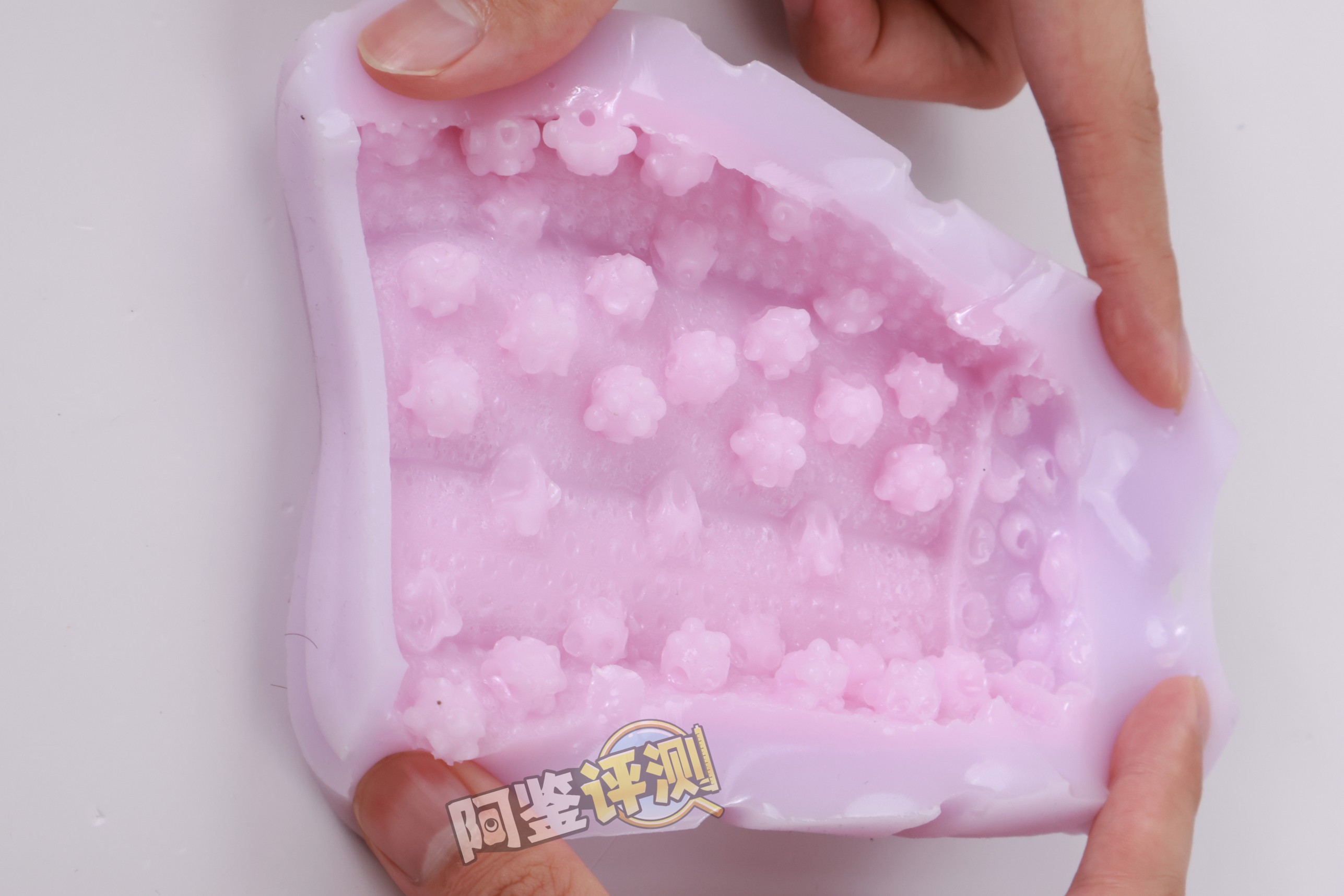 火炮——“绝顶激热”评测！牛牛向前冲！具有“随机性”的闯关型飞机杯！