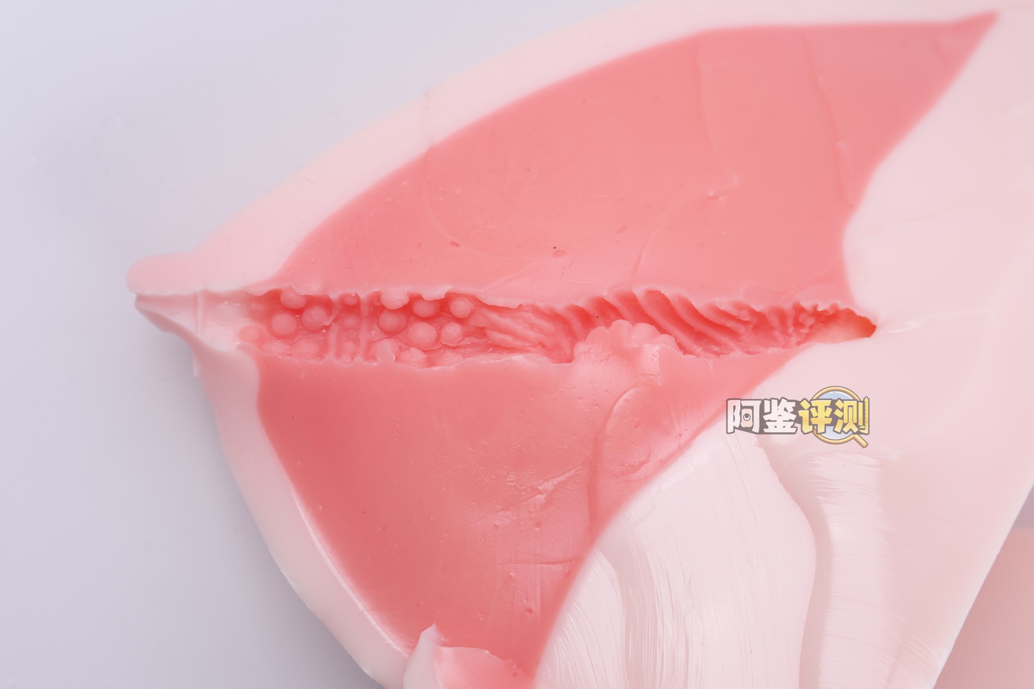 yokubou——“爆炸乳 OL”评测！无论是抚摸的手感，还是插入的使用感，都太糟糕了....