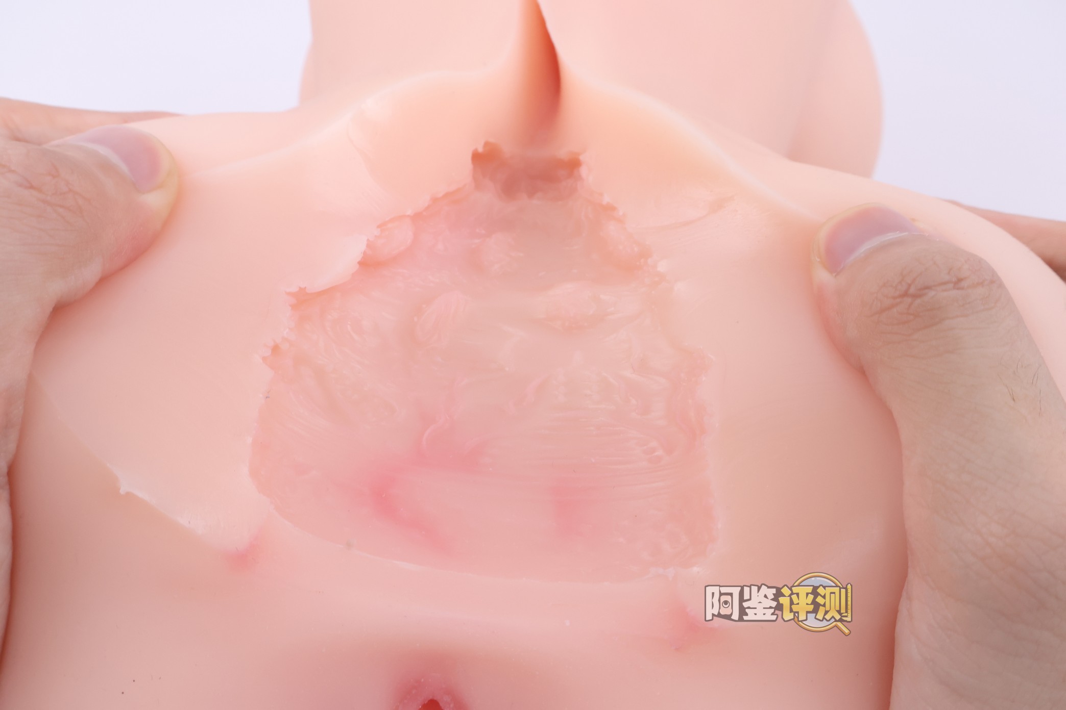 杯多多——“乳穴牛娘”评测!造型虽然看着还不错,但怎么又给我几把撞到骨架上头去了?!