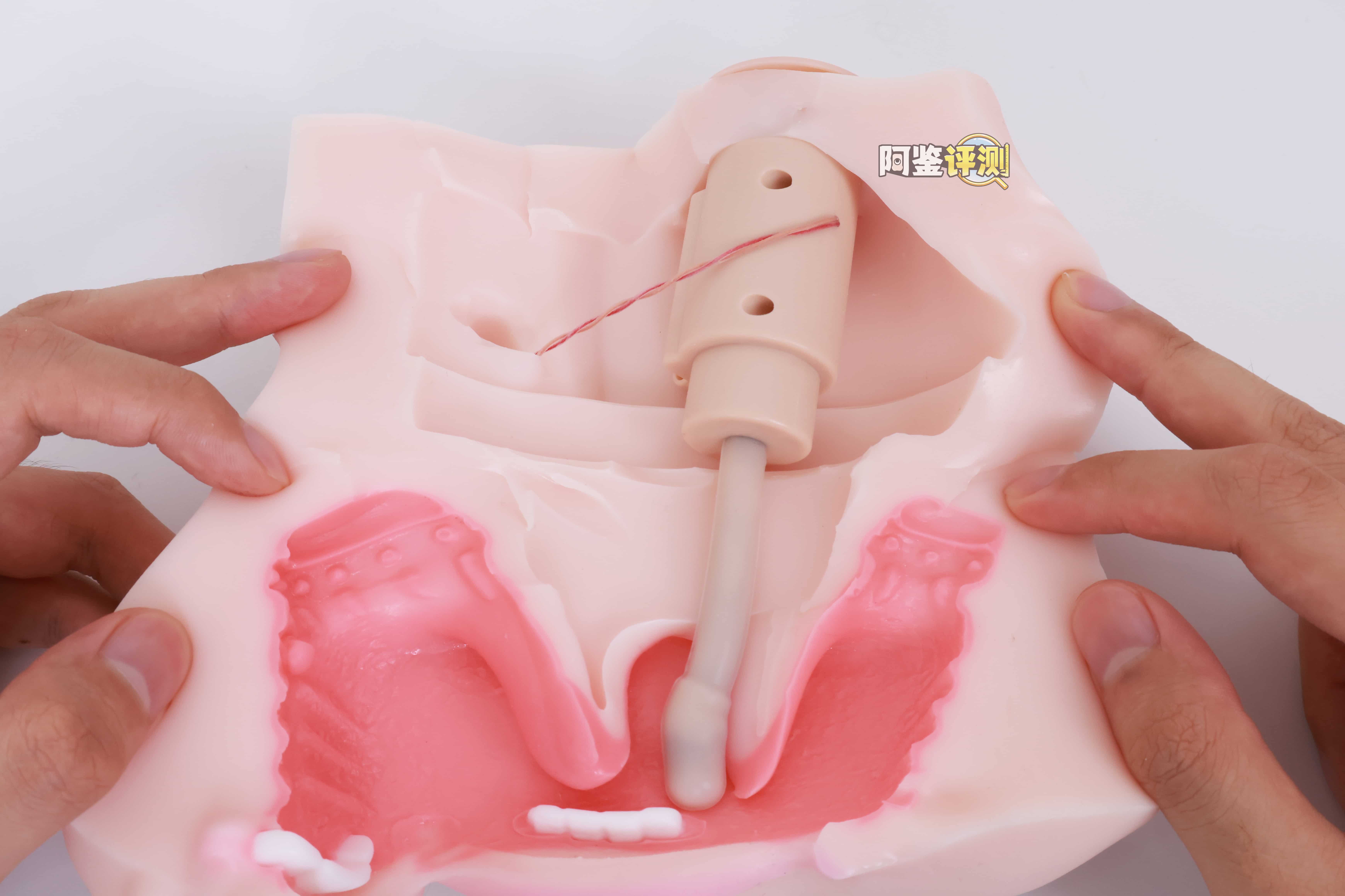 YUU——“饶舌辣妹”评测！噱头就是这个杯子的全部了.....像搞笑玩具一样毫无实用性的产品