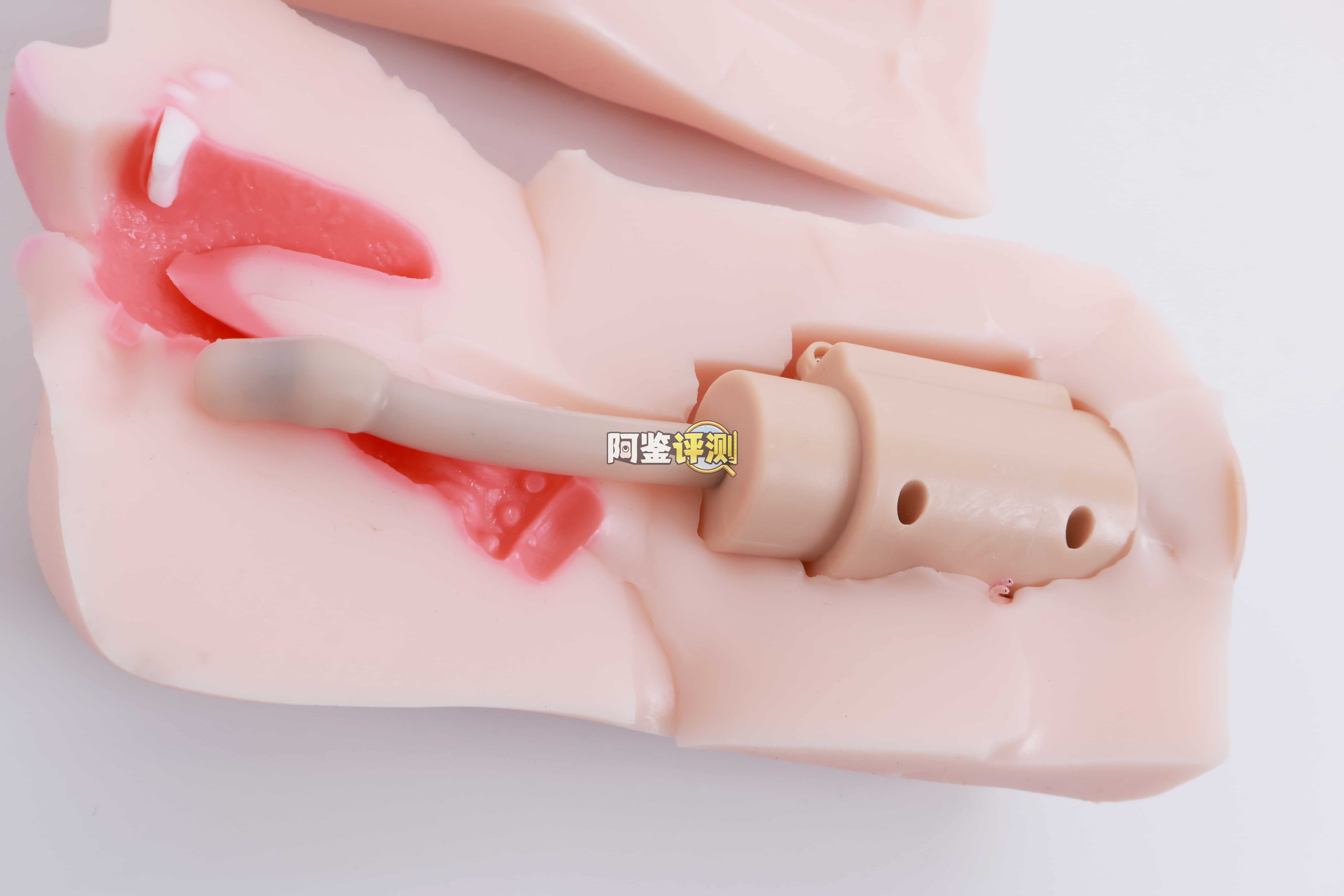 YUU——“饶舌辣妹”评测！噱头就是这个杯子的全部了.....像搞笑玩具一样毫无实用性的产品