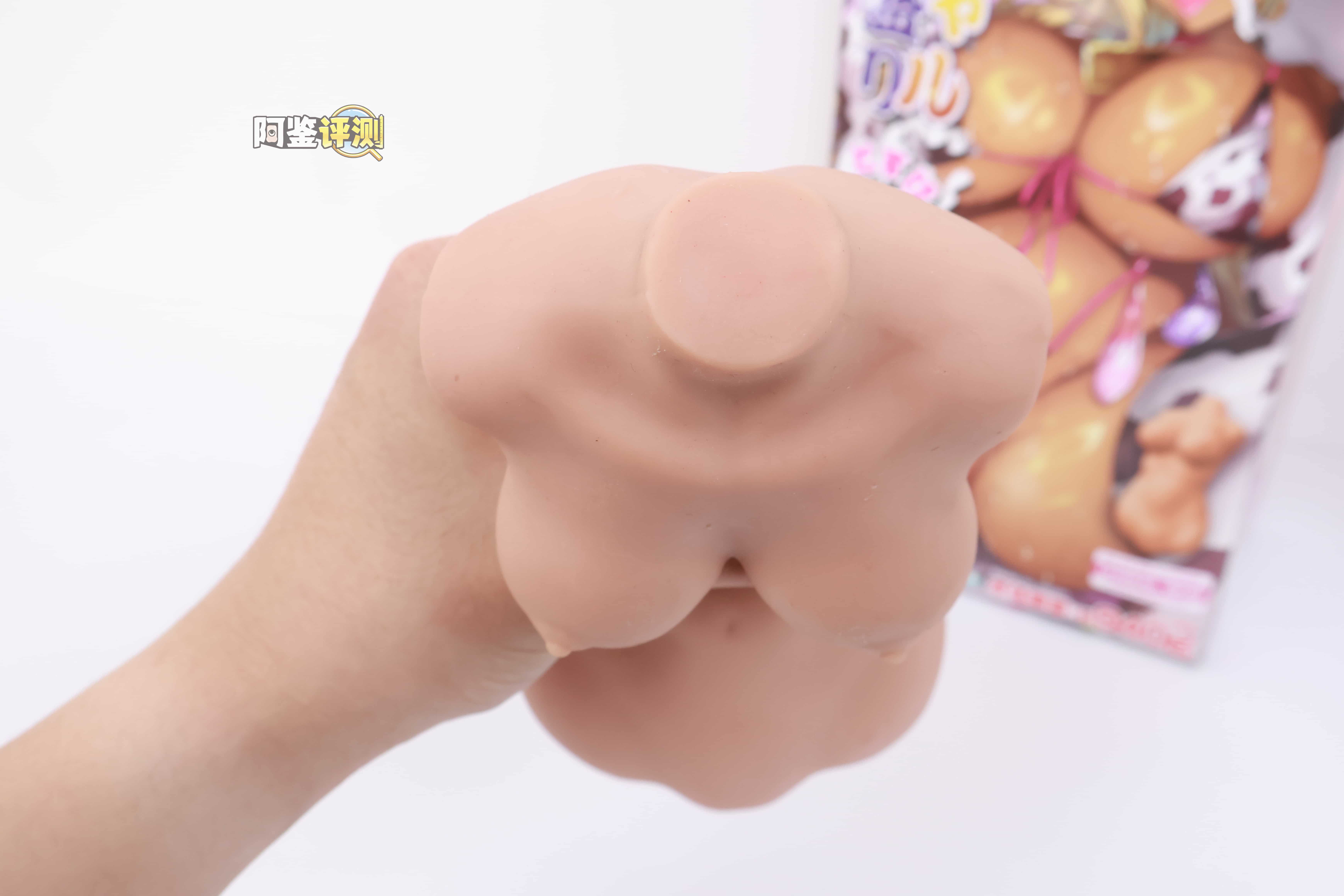 魔眼——“超丰满辣妹”评测!我用过最精致细腻的剐蹭纹理,却被粗糙的外形破坏掉了...