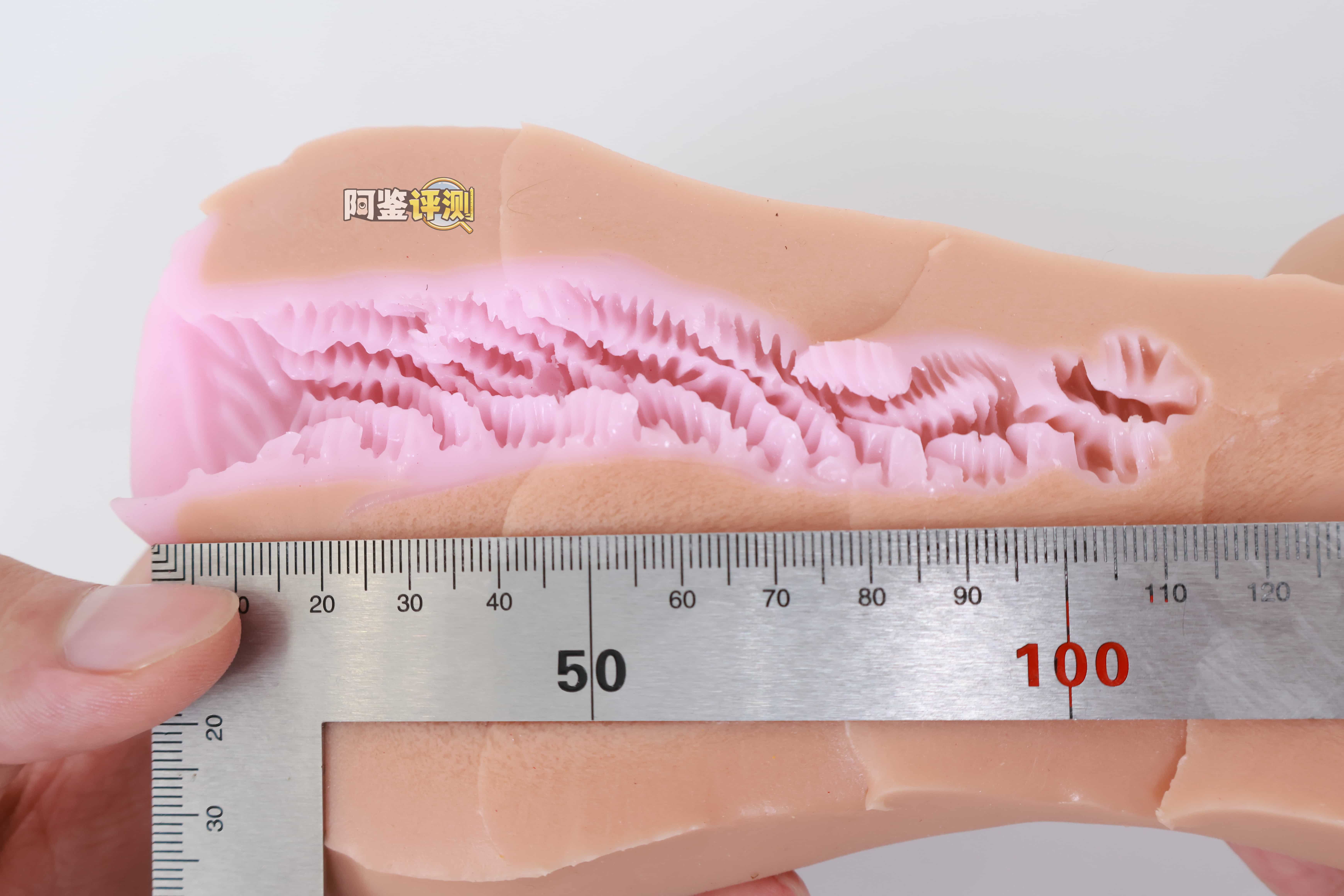 魔眼——“超丰满辣妹”评测!我用过最精致细腻的剐蹭纹理,却被粗糙的外形破坏掉了...