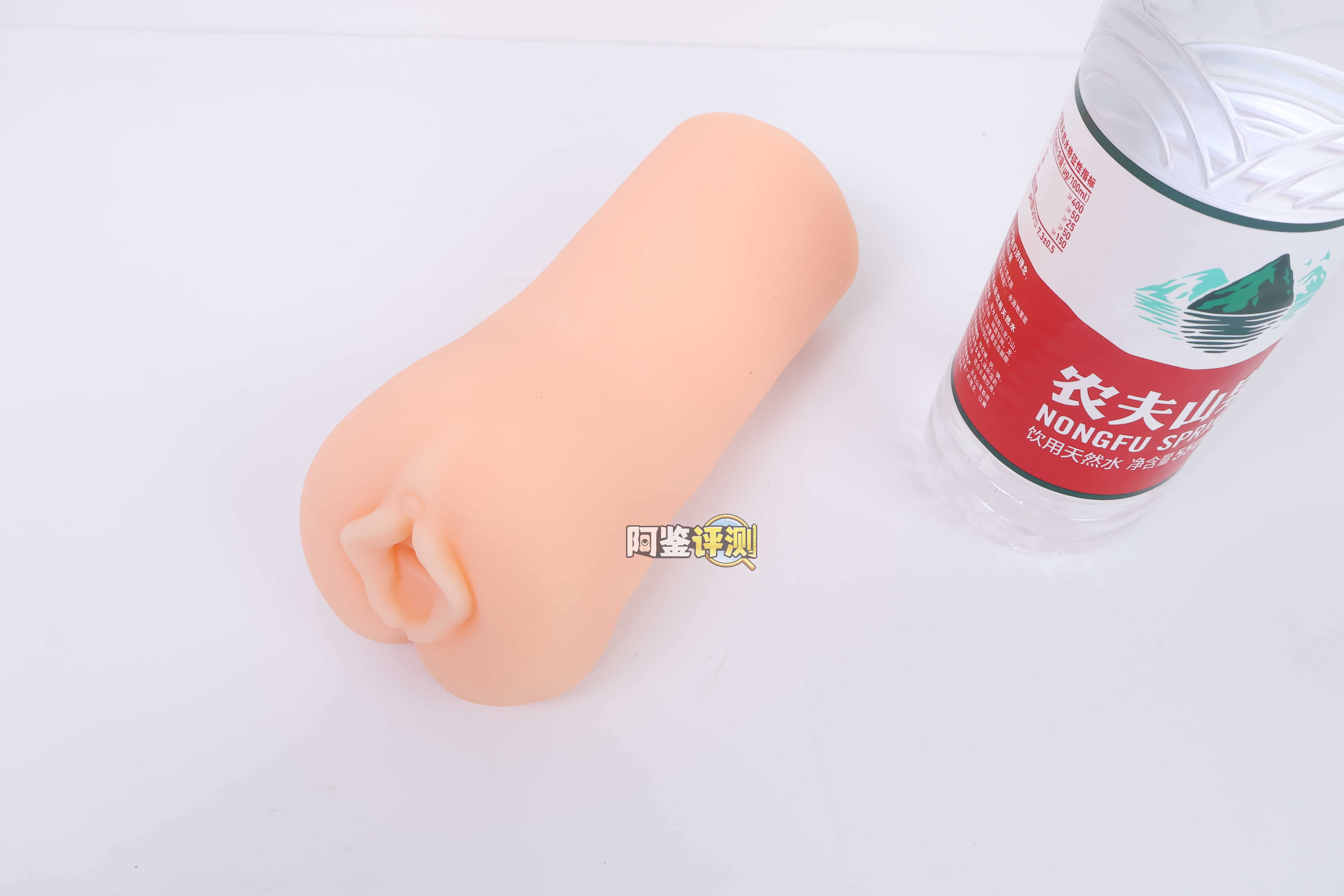 汤马托易士——”湿身淫穴”评测！大结构做进小杯子里，用起来感觉牛子偏来偏去的...