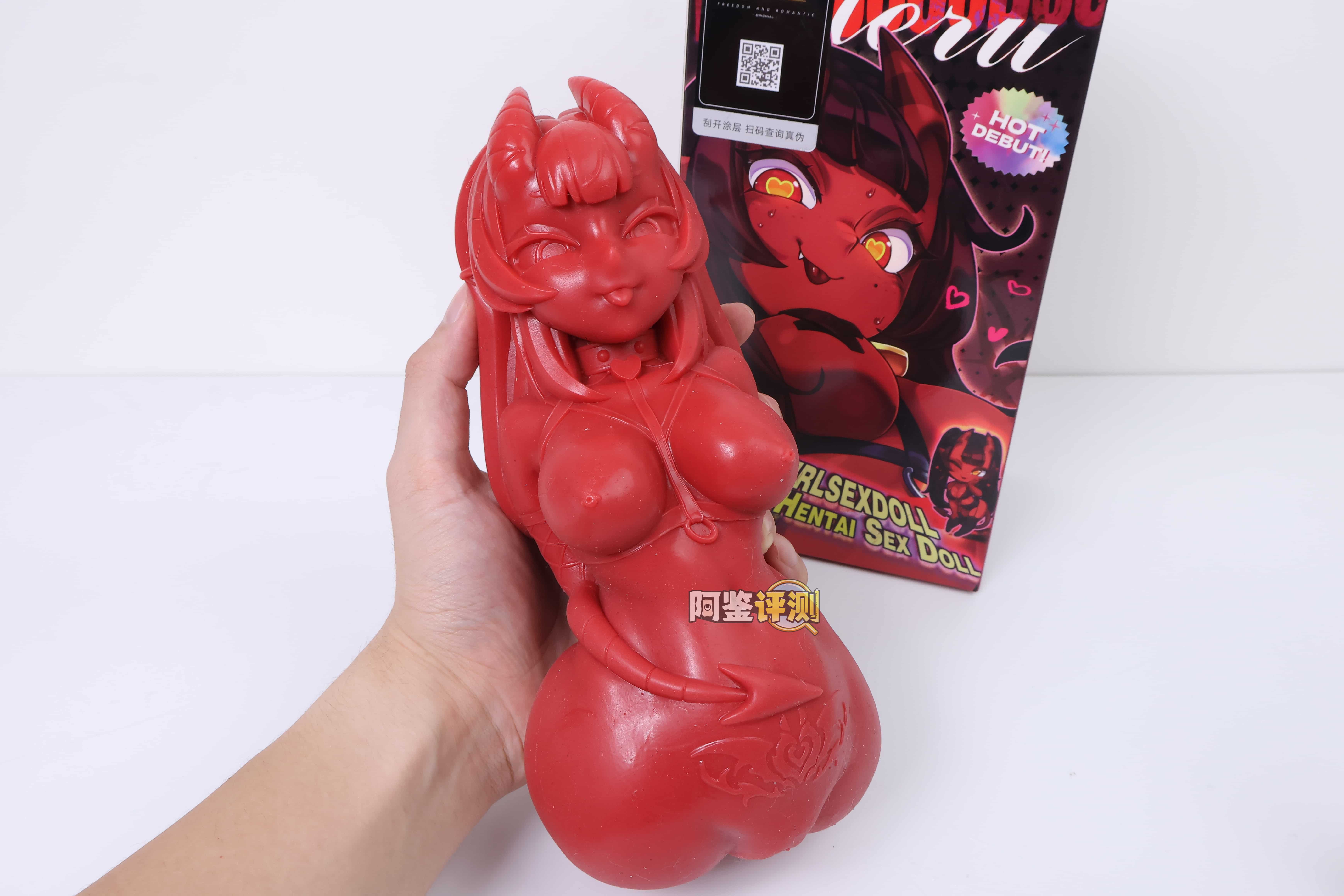 汤玛托易士——”猫乃井莉莉”评测！自家Vtuber联名的“人格排泄”主题杯，主题新奇但是设计敷衍