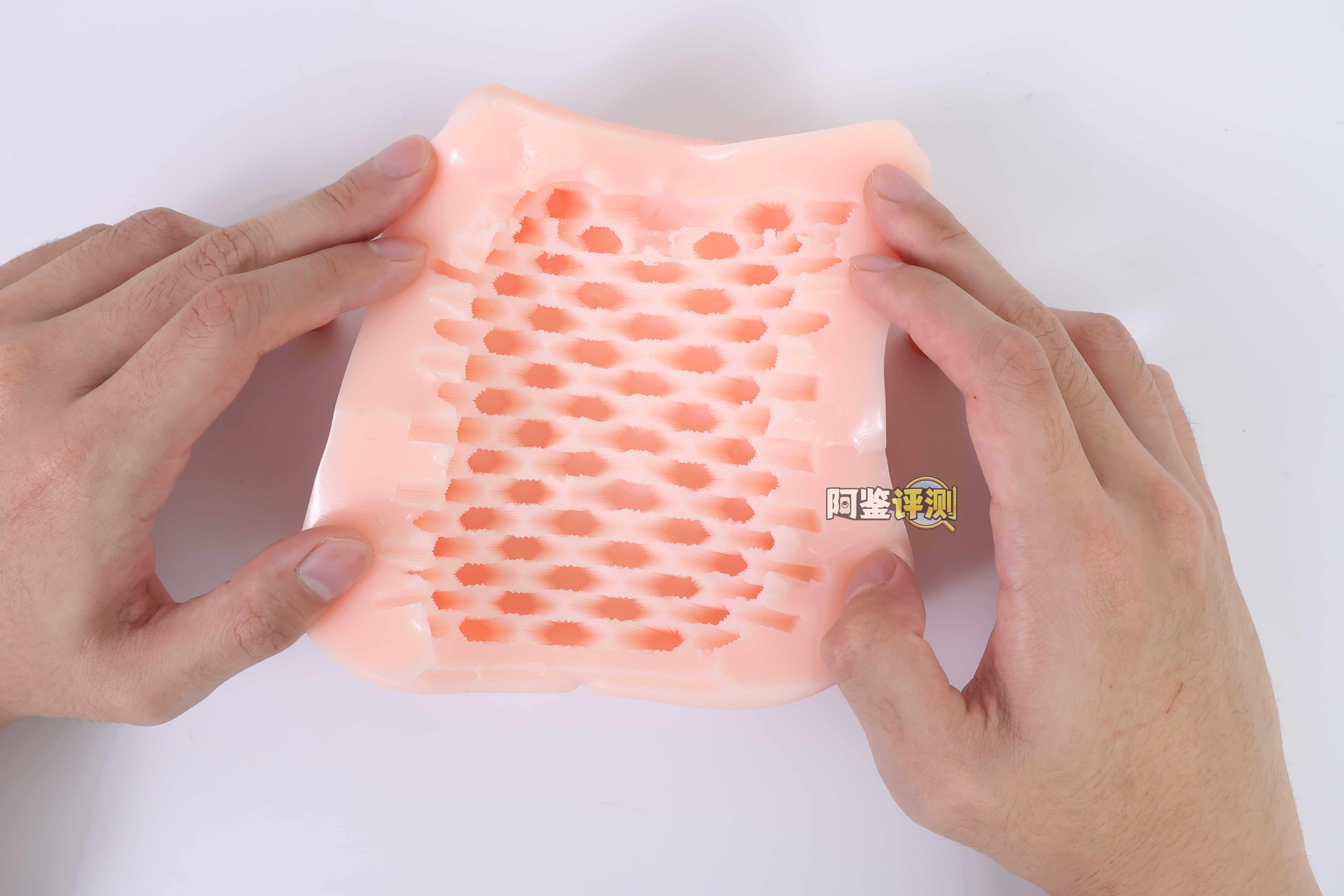 LIGRE——”六边之力”评测！楼梯一样的新颖刷子刺激感，但结构太过密集让牛牛很容易麻木...